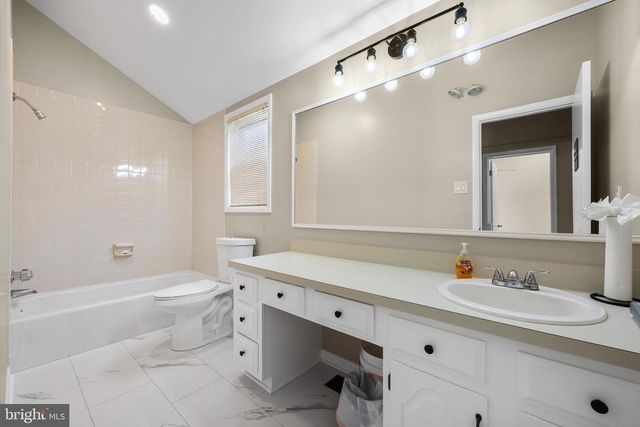100 HOLLY DELL DR, Sewell, NJ 08080