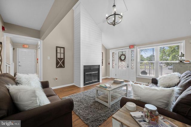 100 HOLLY DELL DR, Sewell, NJ 08080