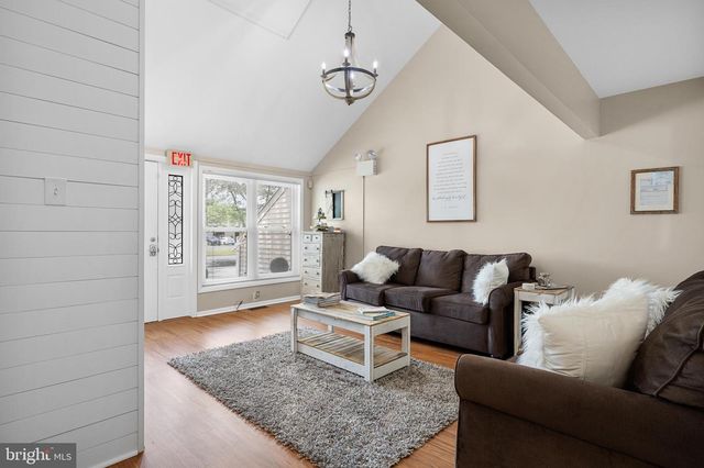 100 HOLLY DELL DR, Sewell, NJ 08080