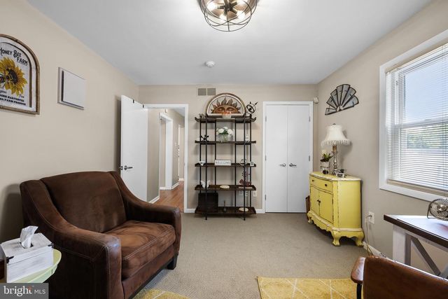 100 HOLLY DELL DR, Sewell, NJ 08080
