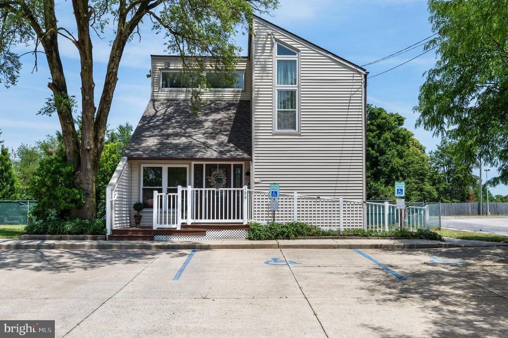 100 HOLLY DELL DR, Sewell, NJ 08080
