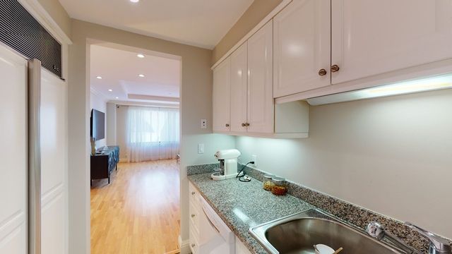 1 Huntington 202, Boston, MA 02116