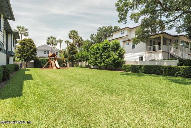 359 8TH Street, Atlantic Beach, FL 32233
