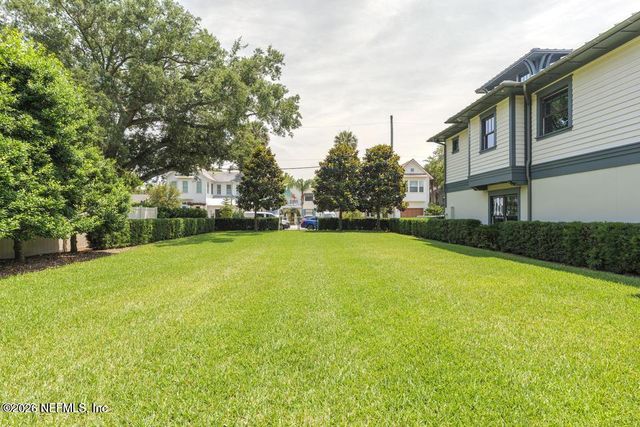 359 8TH Street, Atlantic Beach, FL 32233