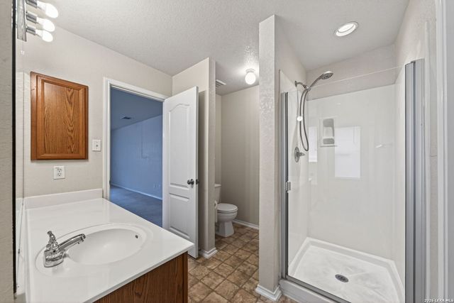 6818 Crest, Live Oak, TX 78233