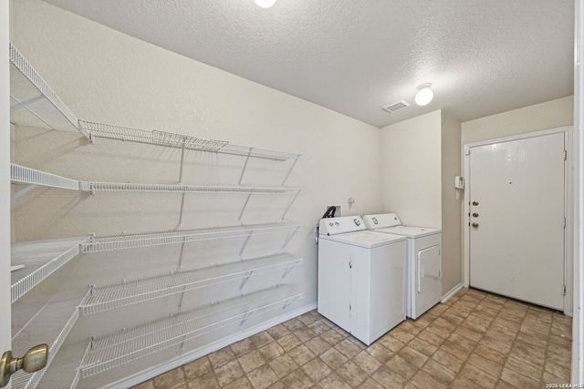 6818 Crest, Live Oak, TX 78233