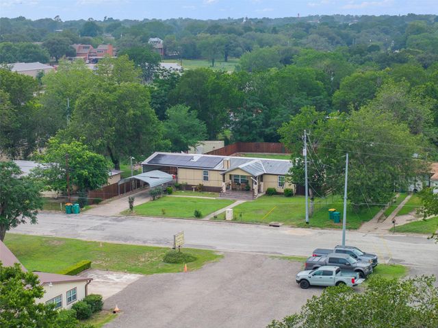 857 E Guadalupe Street, La Grange, TX 78945