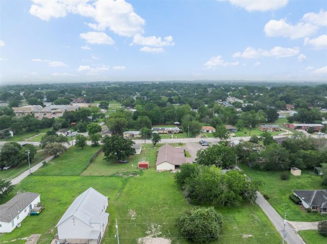 857 E Guadalupe Street, La Grange, TX 78945