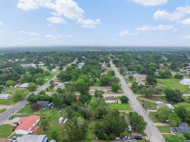 857 E Guadalupe Street, La Grange, TX 78945
