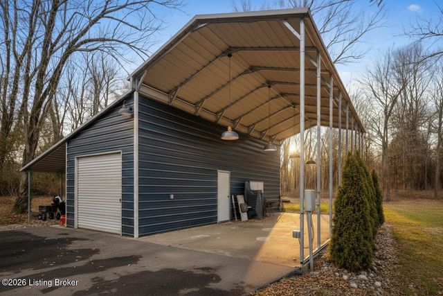 219 Wood Rd, Louisville, KY 40222
