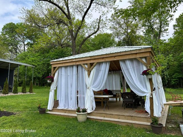219 Wood Rd, Louisville, KY 40222
