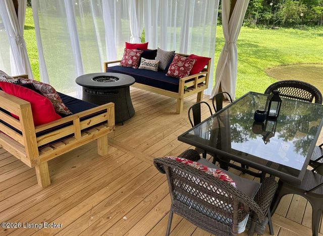 219 Wood Rd, Louisville, KY 40222