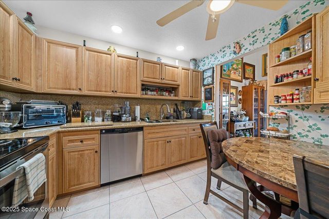 707 Greenwood Manor Circle, West Melbourne, FL 32904