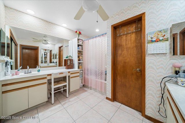 707 Greenwood Manor Circle, West Melbourne, FL 32904