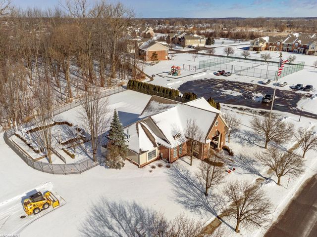 28241 S Pointe Lane, Chesterfield Twp, MI 48051