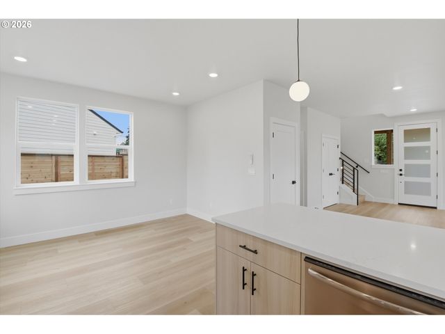 4620 Se JENNINGS Ave, Milwaukie, OR 97267