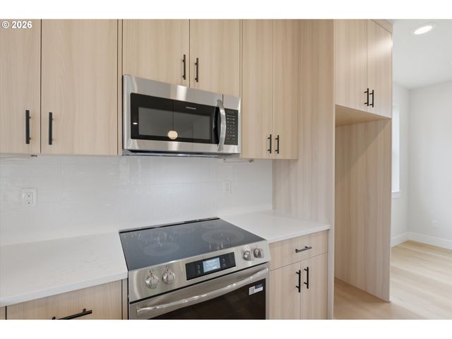 4620 Se JENNINGS Ave, Milwaukie, OR 97267