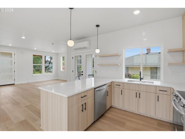 4620 Se JENNINGS Ave, Milwaukie, OR 97267