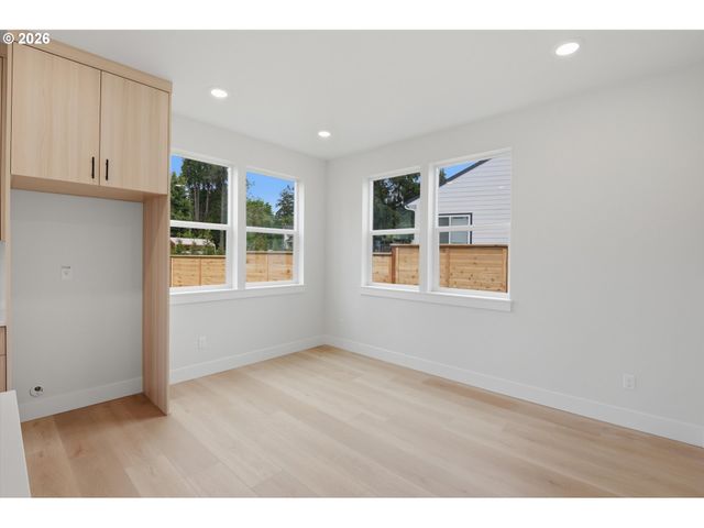 4620 Se JENNINGS Ave, Milwaukie, OR 97267