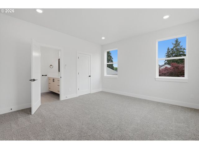 4620 Se JENNINGS Ave, Milwaukie, OR 97267