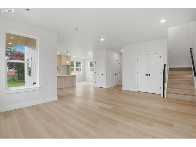 4620 Se JENNINGS Ave, Milwaukie, OR 97267