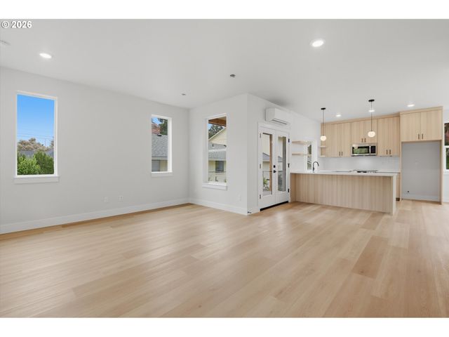 4620 Se JENNINGS Ave, Milwaukie, OR 97267