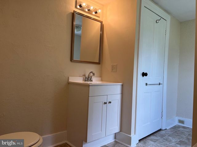 323 HOOD ST, Chambersburg, PA 17202