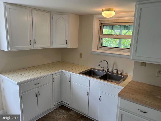 323 HOOD ST, Chambersburg, PA 17202
