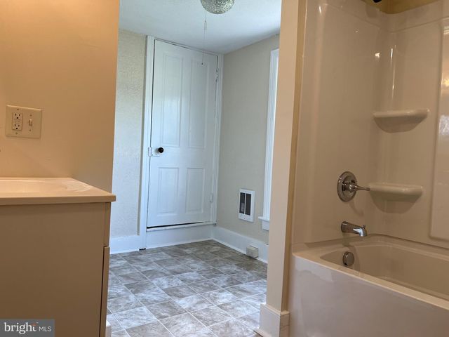 323 HOOD ST, Chambersburg, PA 17202