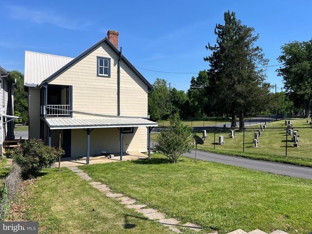 323 HOOD ST, Chambersburg, PA 17202