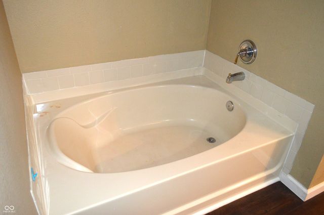 5957 N Attleburg Drive, Mccordsville, IN 46055