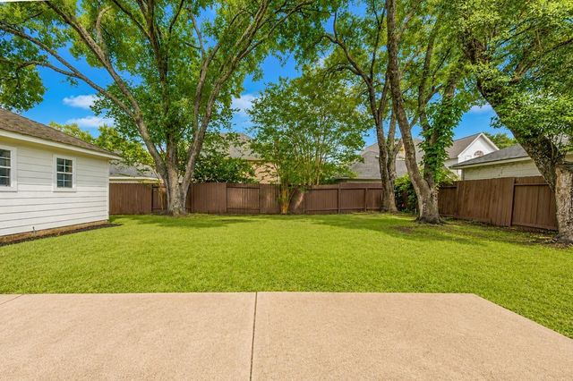 3911 Fawn Nest Trail, Sugar Land, TX 77479