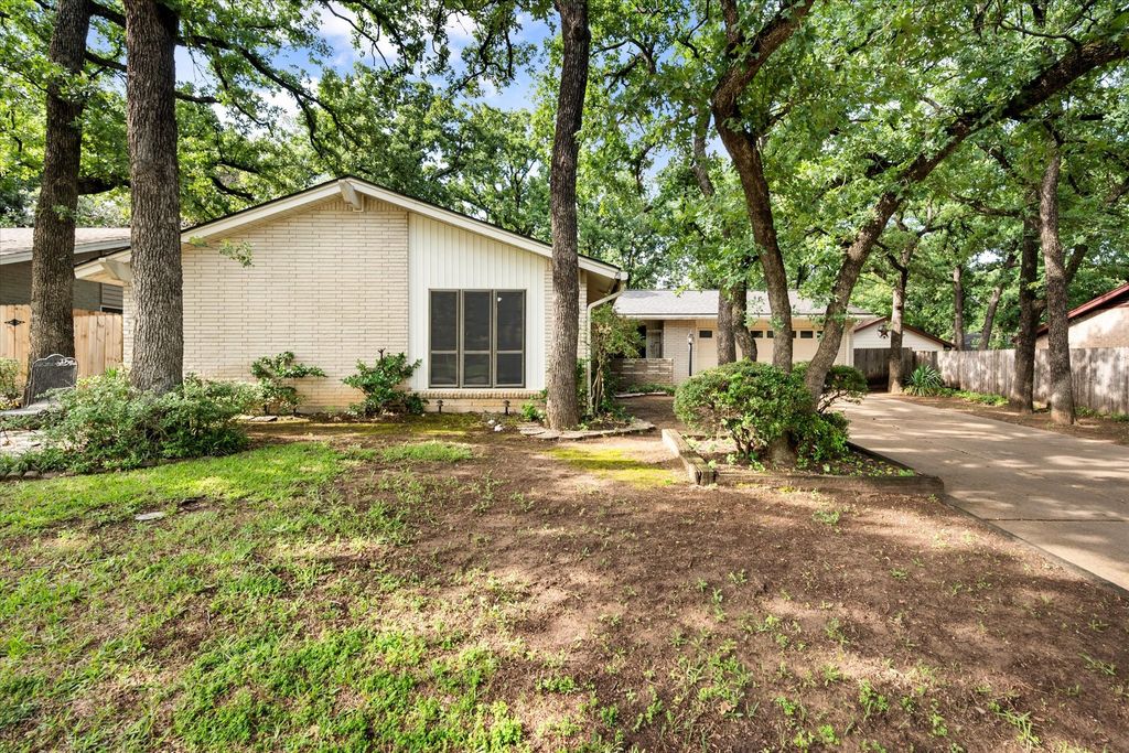 3416 Bristol Drive, Arlington, TX 76013