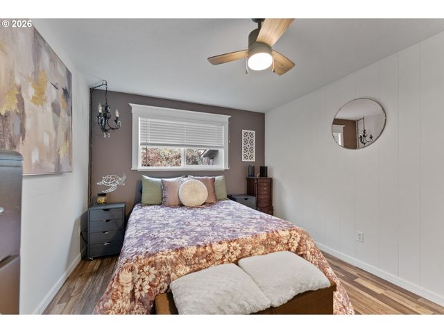 2046 Ne FREEMONT Ave, Roseburg, OR 97470