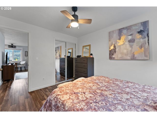 2046 Ne FREEMONT Ave, Roseburg, OR 97470