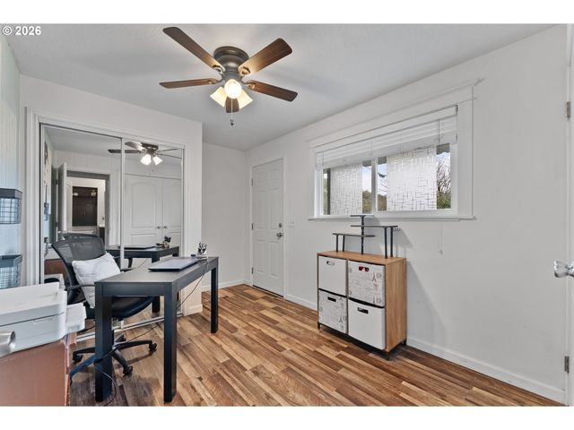 2046 Ne FREEMONT Ave, Roseburg, OR 97470