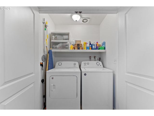 2046 Ne FREEMONT Ave, Roseburg, OR 97470