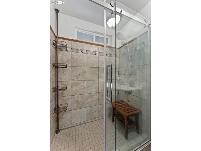 2046 Ne FREEMONT Ave, Roseburg, OR 97470