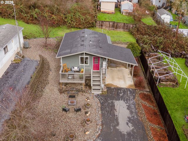 2046 Ne FREEMONT Ave, Roseburg, OR 97470