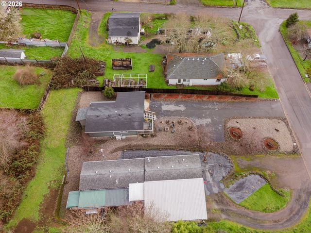 2046 Ne FREEMONT Ave, Roseburg, OR 97470