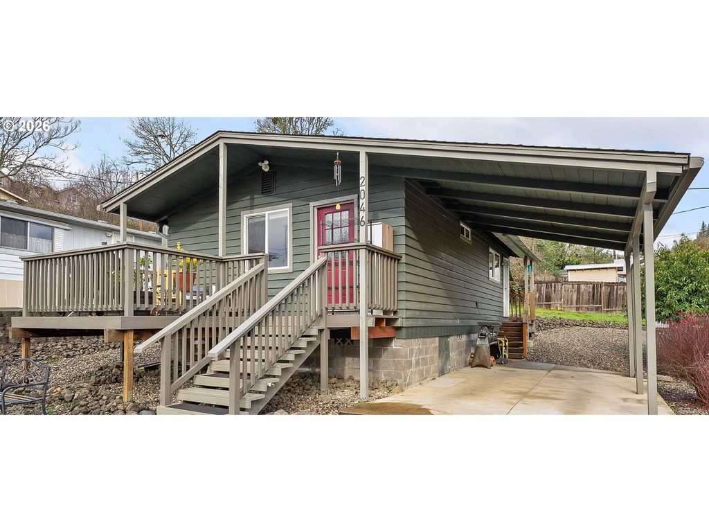 2046 Ne FREEMONT Ave, Roseburg, OR 97470