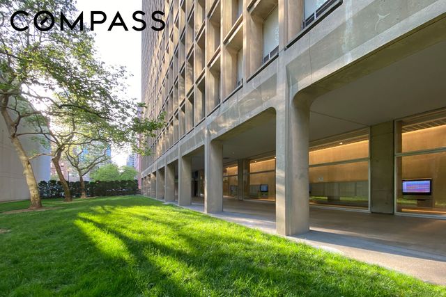 300 E 33rd St Apt 21E, New York City, NY 10016