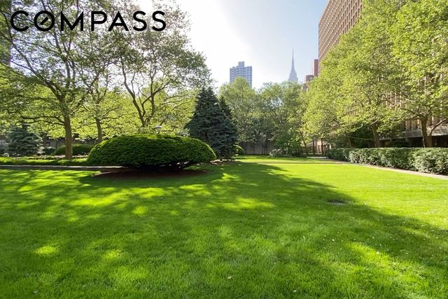 300 E 33rd St Apt 21E, New York City, NY 10016