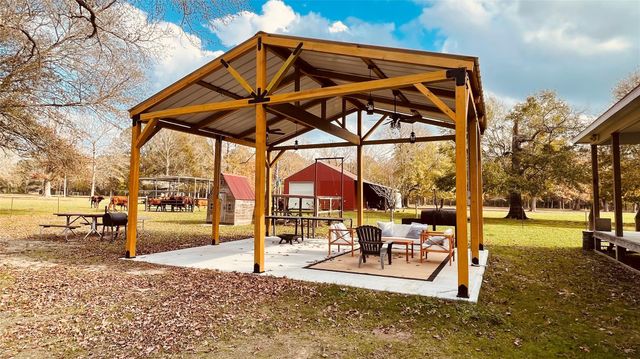 1003 Ellisor Road, New Waverly, TX 77358