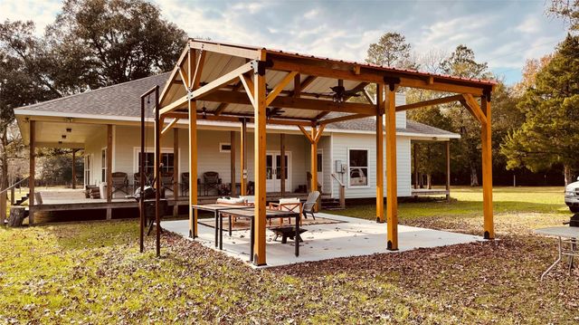 1003 Ellisor Road, New Waverly, TX 77358