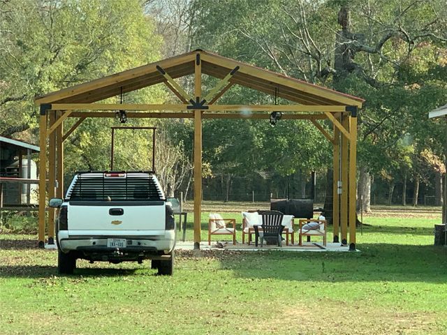 1003 Ellisor Road, New Waverly, TX 77358