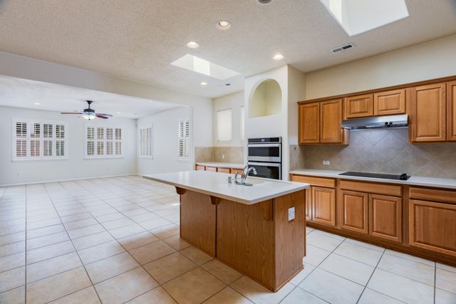 921 Purple Aster Drive, Bernalillo, NM 87004