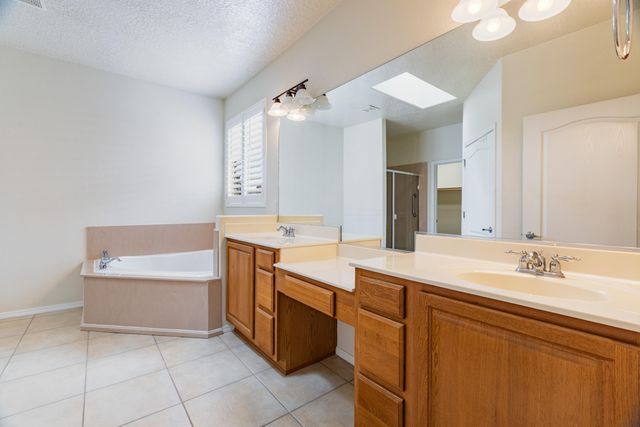 921 Purple Aster Drive, Bernalillo, NM 87004