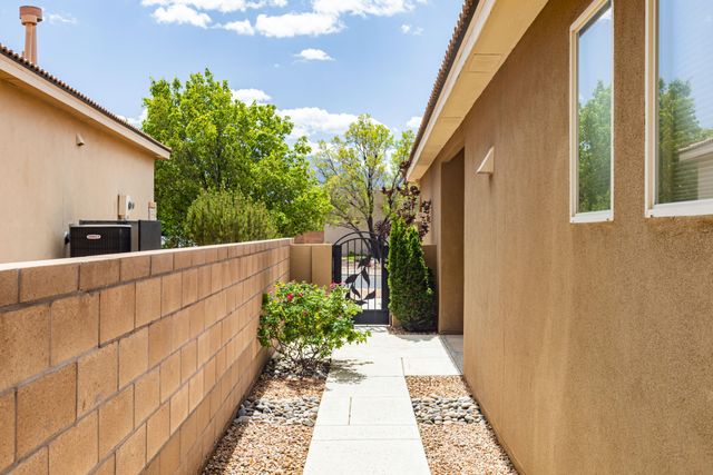 921 Purple Aster Drive, Bernalillo, NM 87004