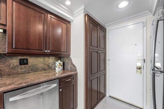 250 S OCEAN Boulevard 8F, Boca Raton, FL 33432